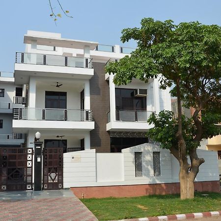 The Abodes House Hotel Greater Noida Exterior photo