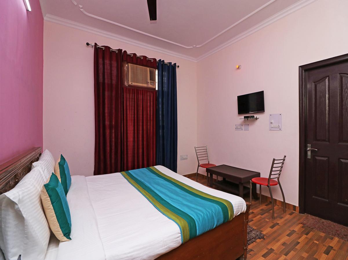 The Abodes House Hotel Greater Noida Exterior photo