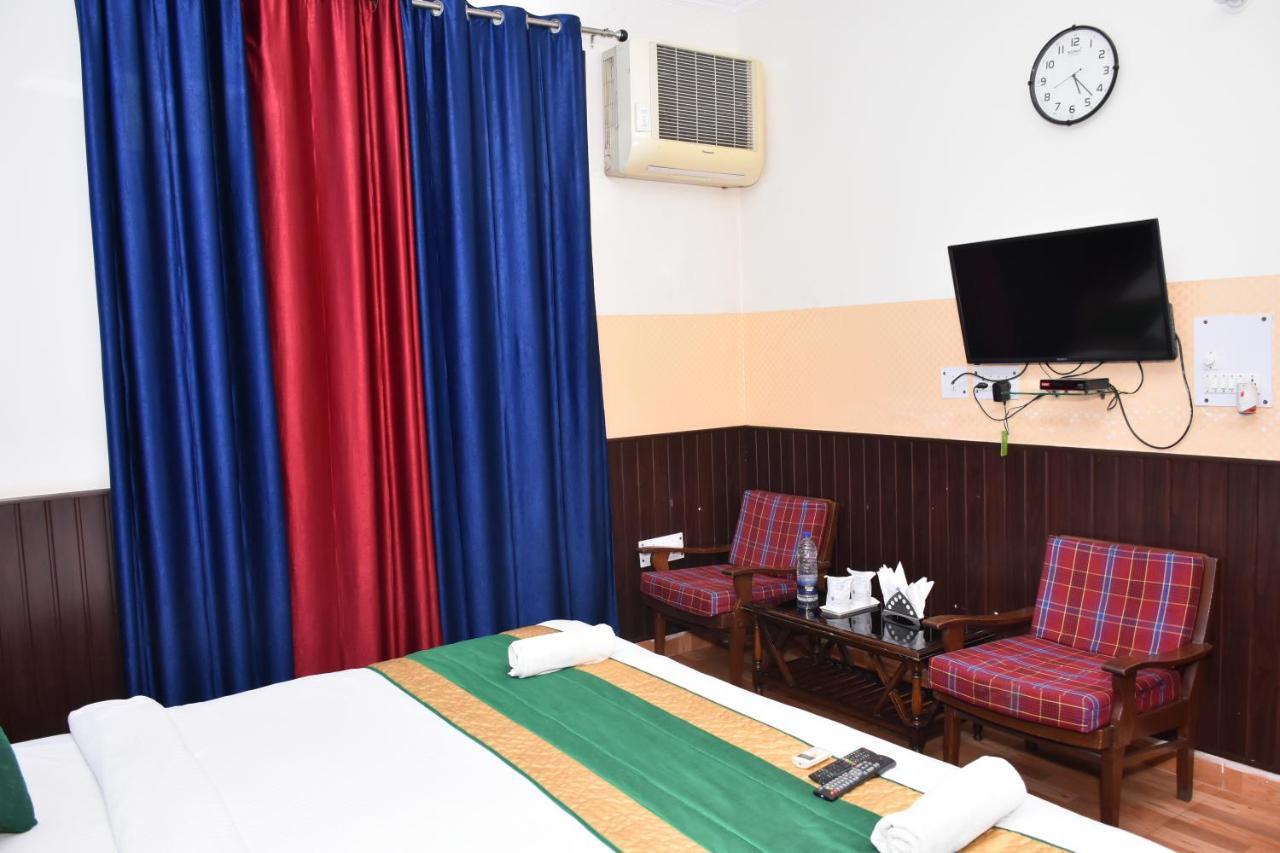 The Abodes House Hotel Greater Noida Exterior photo